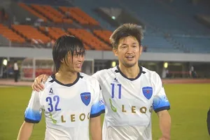 'Vua Kazu' ký hợp đồng mới với Yokohama ở tuổi 51