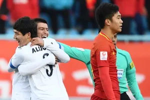 Chủ nhà Trung Quốc thua, bảng A phức tạp