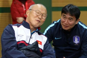 Hai HLV Hàn Quốc nói gì về U-23 Việt Nam?