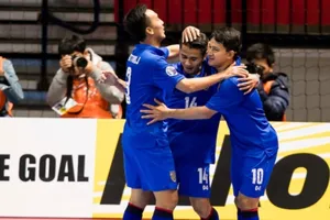 Thái Lan dội “mưa gôn” vào tứ kết