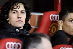 Cựu cầu thủ MU chia tay CLB TP.HCM