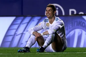 Ronaldo đã “dạy” tỉ phú của PSG một bài học