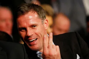Sốc: Sky Sports “treo mồm” cựu danh thủ Jamie Carragher