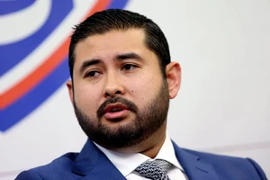 Bóng đá Malaysia ‘tạo đáy mới’ hoàng tử muốn từ chức