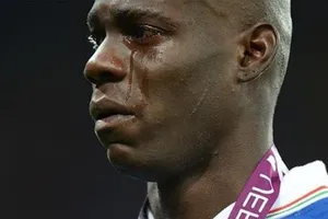 Cửa tuyển Ý vẫn mở nhưng chưa cho Balotelli vào