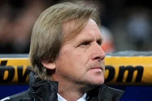 Cựu HLV Real về giải cứu Đại Liên và “chòm sao” xịt