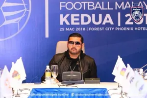 Hoàng tử Malaysia chính thức từ chức chủ tịch