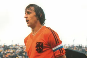 Crespo: Messi hãy cải thiện mình và nhìn “thánh” Johan