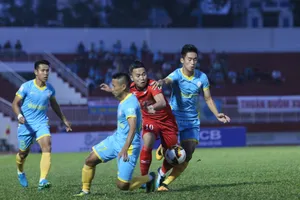 CLB bóng đá TP.HCM lại thắng sân nhà