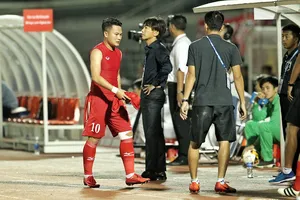 Phi Sơn ra nghỉ sớm, CLB TP.HCM thua 'sấp mặt'