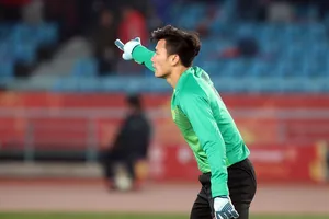 Chuyện Bùi Tiến Dũng bị cuốn vào showbiz