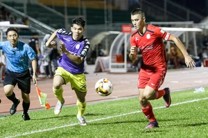 CLB TP.HCM bại trận trong lần đầu vắng Công Vinh