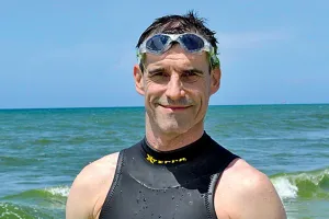 Bơi vượt Thái Bình Dương, sự điên rồ hay đi tìm giới hạn?