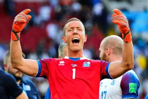 Iceland vừa đá World Cup vừa làm phim