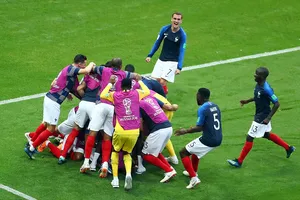 Rượt đuổi ngoạn mục, Pháp 'tiễn' Messi và Argentina về nước