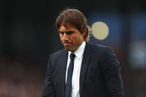 Conte bị Chelsea trảm, Scholes, Fowler khen tuyển Anh