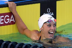 Kỷ lục thế giới bơi ngửa 100m nữ ra đời