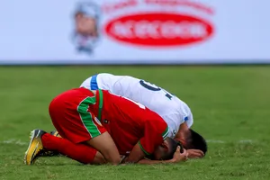 Nhà vô địch châu Á bị Oman chia điểm