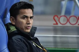 Olympic Thái Lan thất bại ê chề, CĐV đòi đưa Kiatisak trở lại