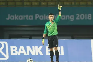 Sự khác nhau giữa Bùi Tiến Dũng và Manuel Neuer