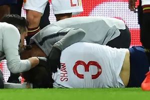 Nghi nứt sọ, Luke Shaw phải nằm viện qua đêm
