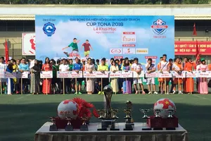 71 đội tham dự chọn 1 nhà vô địch