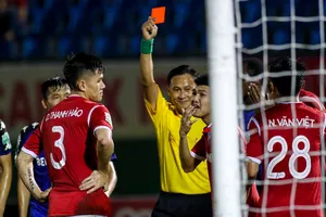 Vụ trọng tài Lập bẻ còi ở Bình Dương: Ca khó