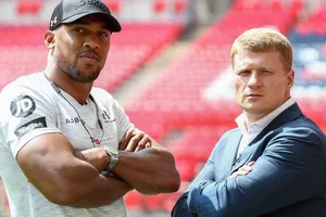 Nhà vô địch chưa đấu đã run trước tay đấm Nga?