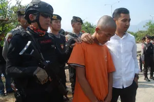 Fan đánh chết người, CLB Persib Bandung lãnh đủ