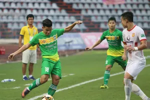 Cần Thơ rớt hạng, Nam Định đi play off, Thanh Hóa á quân