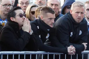 Đá xong với Cardiff, Vardy bay sang Bangkok tiễn tỉ phú Vichai