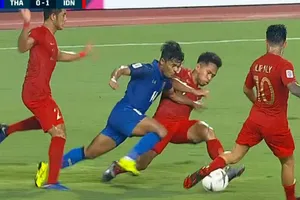 Thua đậm Thái Lan,Bima Sakti không đòi được 'nợ' cho HLV Riedl