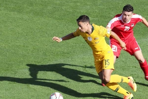 Đương kim vô địch có chiến thắng đầu