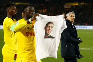 Chưa vớt được thi thể cầu thủ Sala đã phát sinh rắc rối