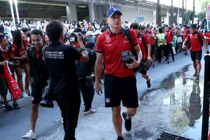 Đặng Văn Lâm lần đầu giữ sạch mành lưới