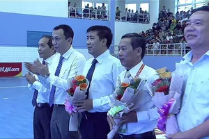 Bắt đầu những trận đấu căng thẳng