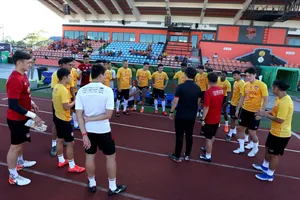 Văn Lâm giữ sạch lưới, Muangthong thắng đậm ở FA Cup