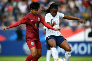 Pháp đánh bại tuyển Thái 3-0