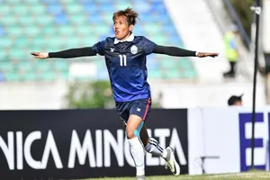 Loại ‘Messi Campuchia’, HLV Honda mệt mỏi với người hâm mộ