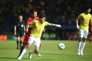 ‘Sát thủ gạt tay trúng má’ Văn Hậu là ai?