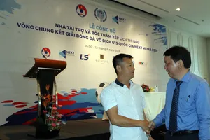 ‘Thần đồng’ Văn Quyến trở lại với... U-15