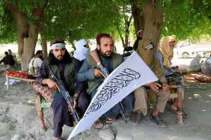 Ở nơi gậy bóng chày là… báng súng AK