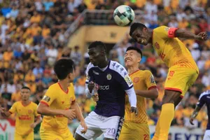 'Tuyển Việt Nam thu nhỏ' thắng dễ ở Thiên Trường