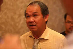 Bầu Đức tiết lộ vì sao Công Phượng đến CLB Sint Truiden