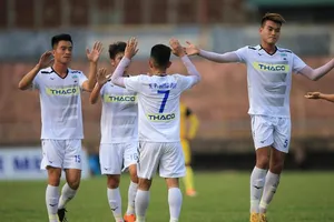 Xuân Trường vào sân phút 72, HA Gia Lai vẫn thua