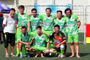 Hai lần đổi thủ môn giúp Pháp Luật TP.HCM ngược dòng ngoạn mục