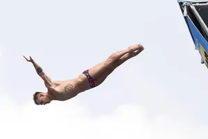 ‘Gã khùng’ liều mạng tại giải bơi lội thế giới