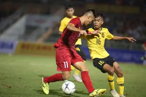 U-18 Việt Nam đánh bại ĐKVĐ Đông Nam Á bằng bàn thắng phạt góc