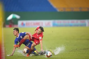 Văn Toàn lạc lõng, HA Gia Lai thua đậm