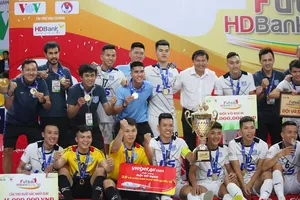 Thái Sơn Nam bảo vệ thành công ngôi vô địch